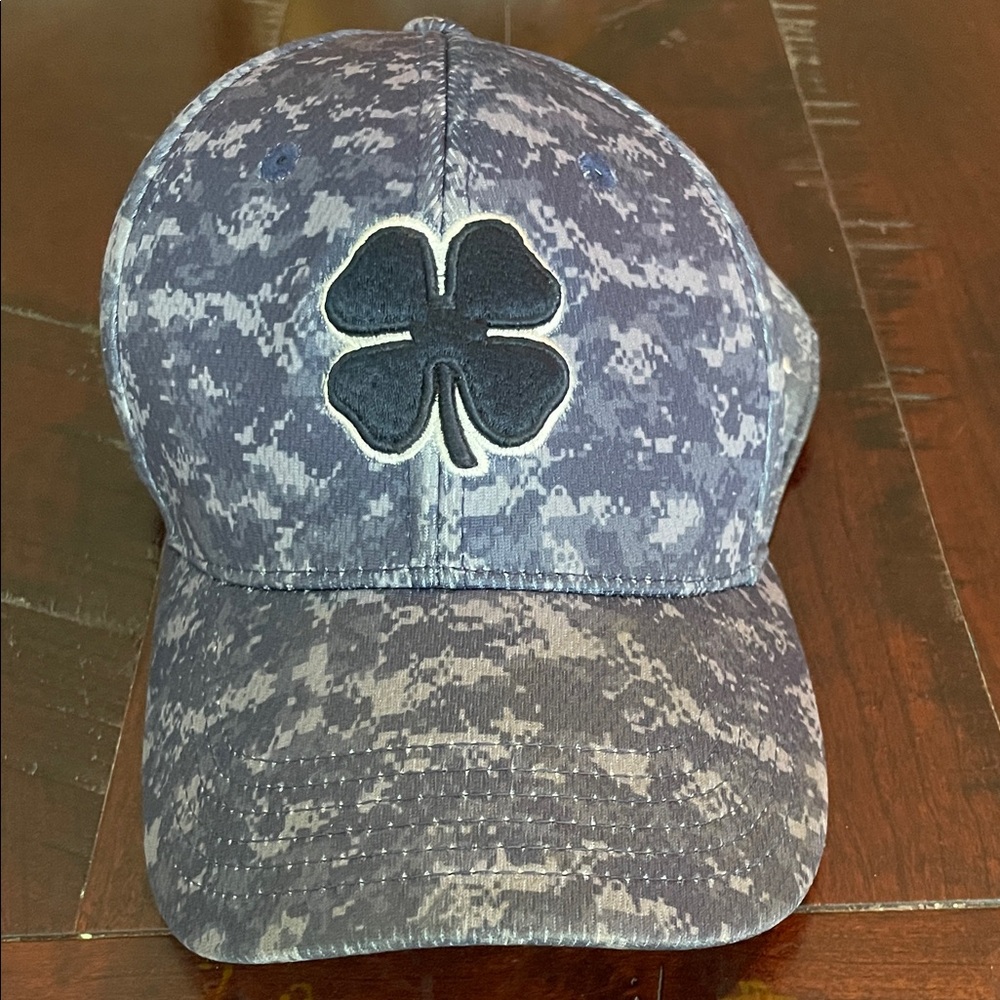 Live Lucky Blue Clover Camo Baseball Cap Golf